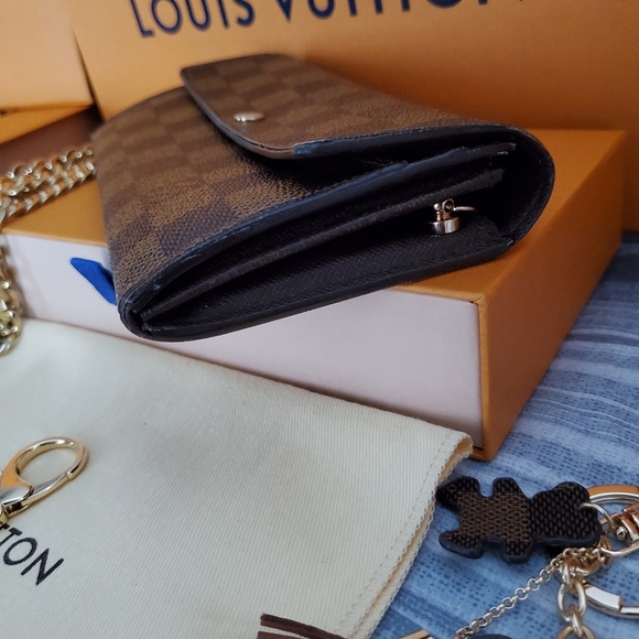 🤎Auth Louis Vuitton Damier Ebene Sarah Wallet 🤎 - Picture 7 of 16